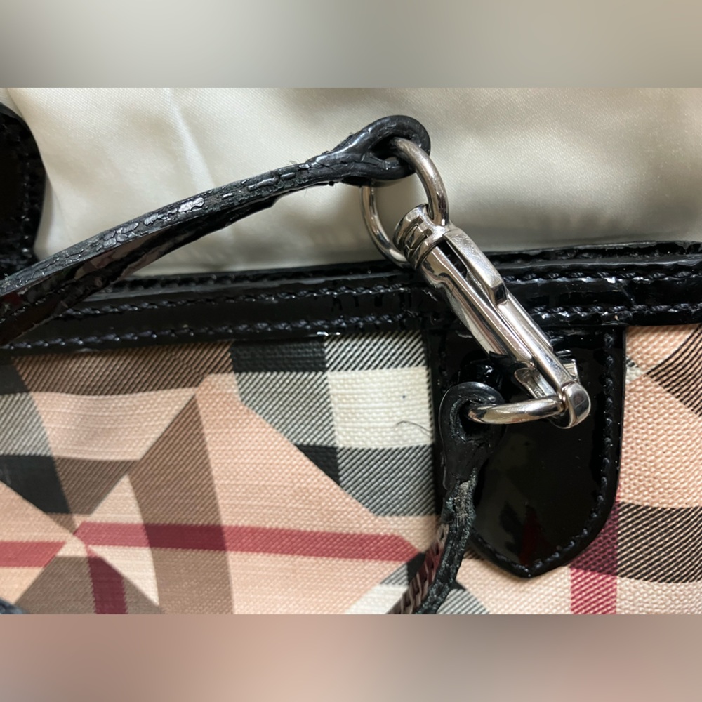 Burberry Wristlet - Picture 6 of 16
